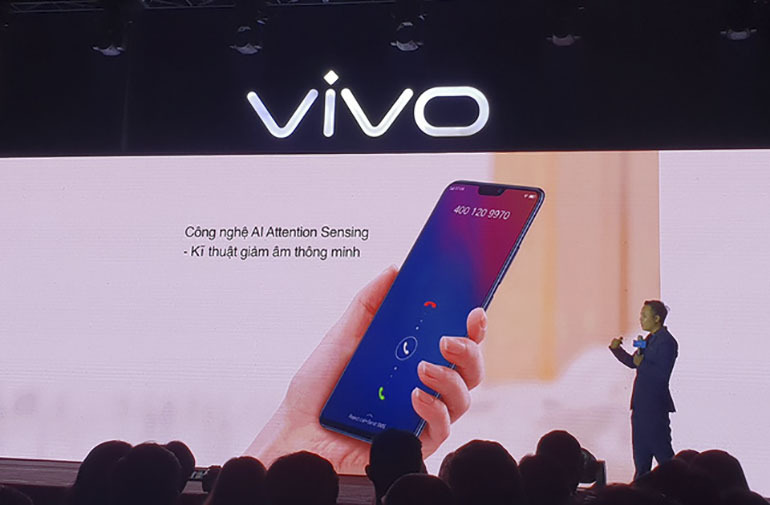 Trên tay con máy điện thoại Vivo V9 7,9 triệu đồng