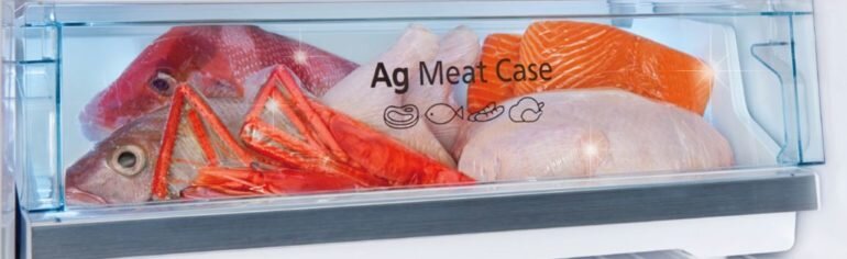 Ngăn trữ đông thịt tinh thể bạc với công nghệ AG MeatCase giúp bảo quản thực phẩm giữ trọn vị tươi ngon của thực phẩm.