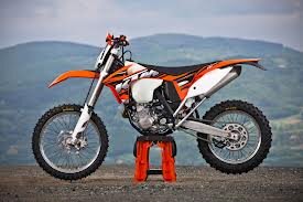 KTM 500 EXC sẽ đưa bạn vượt núi mà không chút vất vả