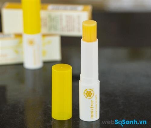 Son dưỡng môi Innisfree Canola honey lip balm stick