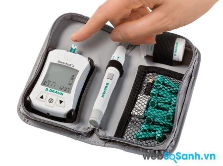 Chuẩn bị đầy đủ các vật dụng trước khi đo đường huyết với máy đo đường huyết
