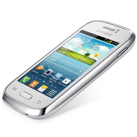 Nắp lưng SamsungGalaxy Young S6310 làm bằng nhựa bóng nên dễ bám vân tay