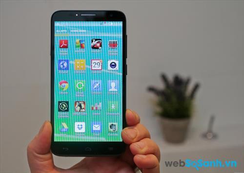 Smartphone One Touch Idol 2 chạy trên nền hệ điều hệ điều hành Android 4.3 Jelly Bean