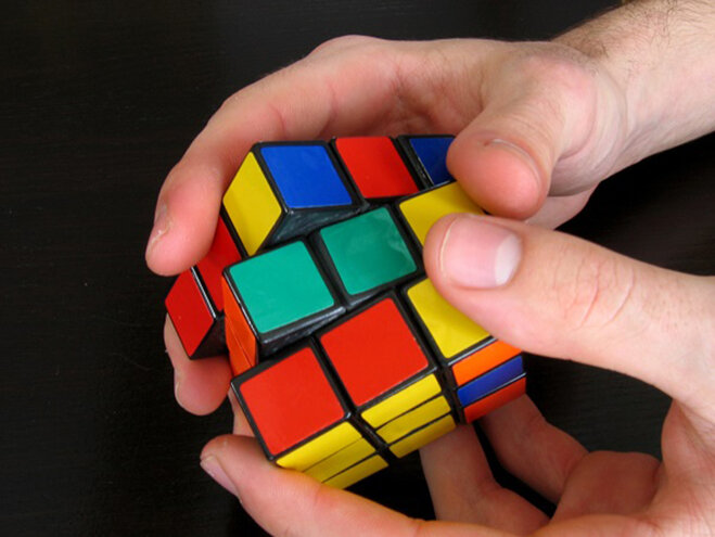 Đồ chơi Rubik cho bé thoải mái mày mò,