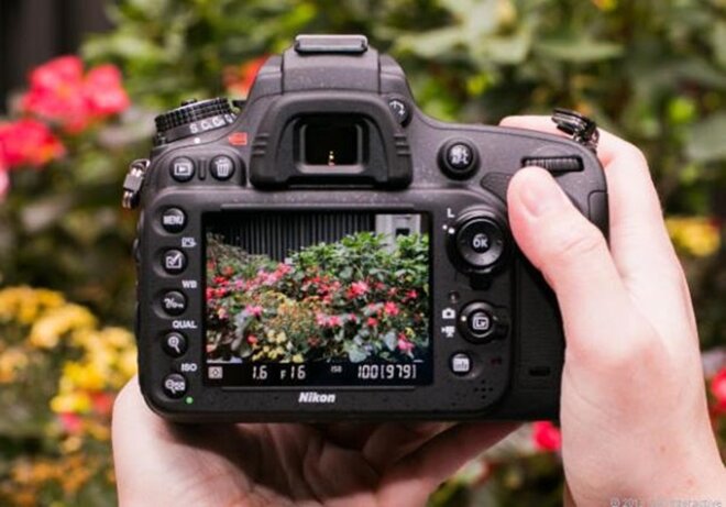 máy ảnh full frame giá rẻ