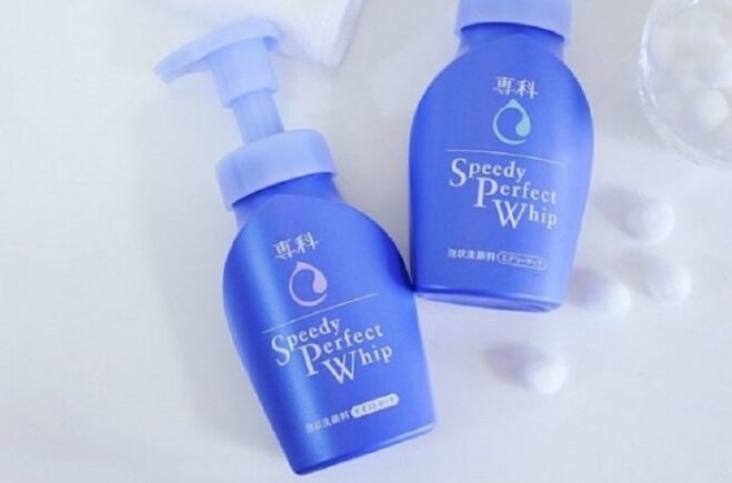 Sữa rửa mặt cho da dầu Senka Speedy Perfect Whip