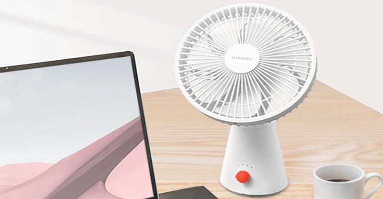 Quạt sạc điện Xiaomi Rechargeable Mini Fan còn có khả năng xoay nhiều hướng vô cùng tiện lợi quạt tích điện Xiaomi Rechargeable Mini Fan