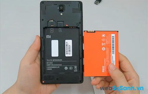  Smartphone Xiaomi Redmi Note 4G sở hữu pin có thể tháo rời dung lượng 3100 mAh