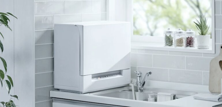 Panasonic NP-TSK1 có thể nằm gọn gàng trong gian bếp nhà bạn chỉ với chiều sâu khoảng 29cm.