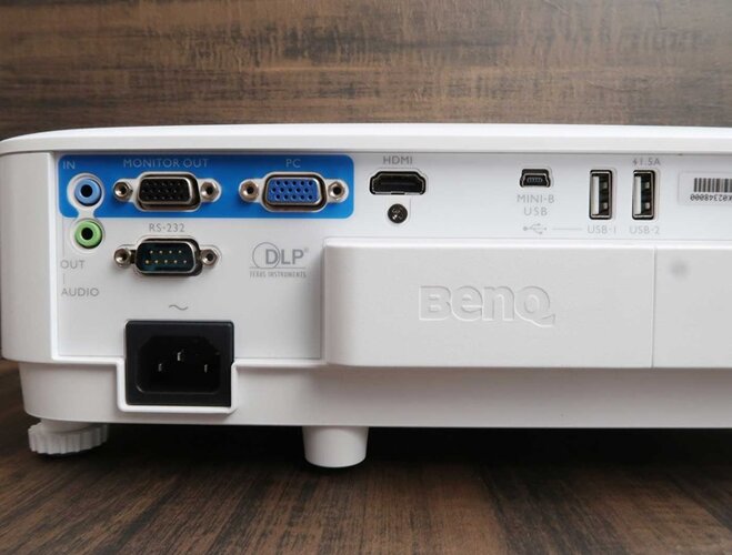 máy chiếu benq eh600