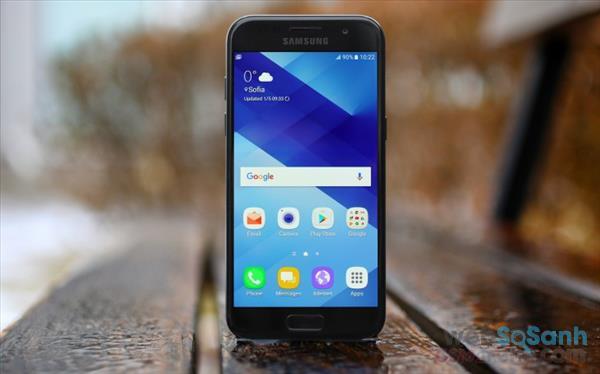 Samsung Galaxy A3 (2017) sở hữu nhiều tính năng đáng chú ý như chống nước, cảm biến một chạm