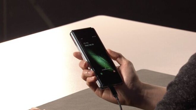 Smartphone màn hình gập Samsung Galaxy Fold 5G