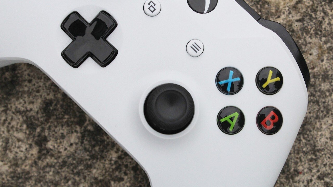 Sắm tay cầm chính hãng Xbox để chiến game cùng bạn bè