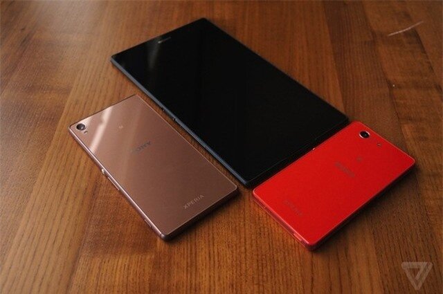 Ảnh thực tế bộ đôi Xperia Z3 và Z3 Compact vừa ra mắt