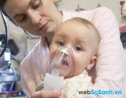 Sử dụng máy xông mũi họng cho trẻ nhỏ có những ưu điểm và hạn chế riêng