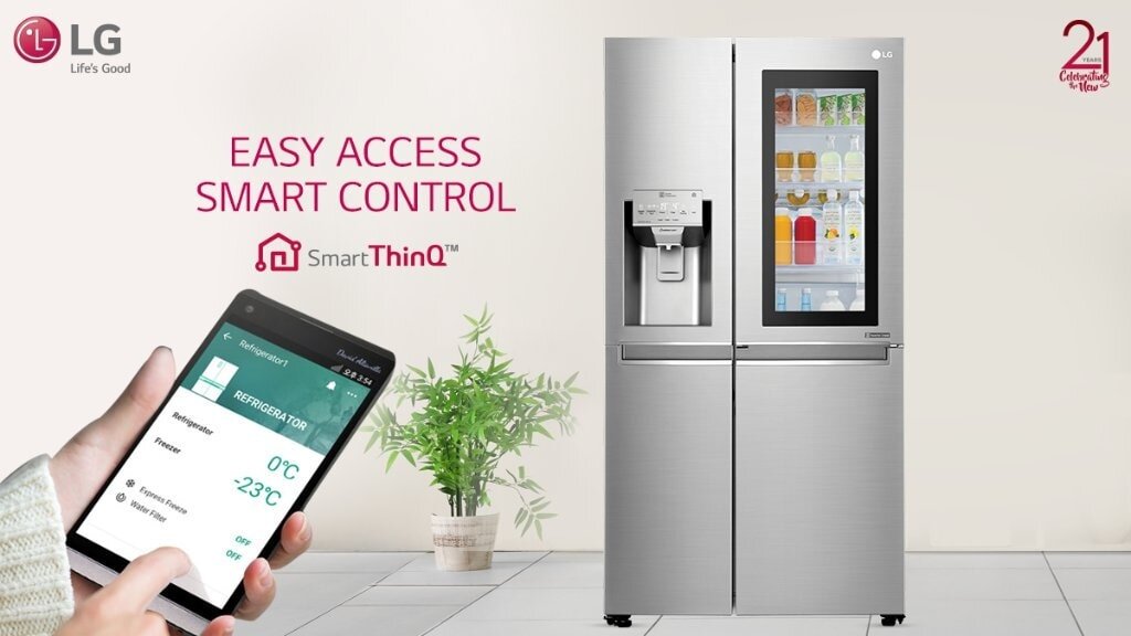 Công nghệ LG Smart ThinQ™ hiện đại giúp bạn điều chỉnh tủ lạnh từ xa