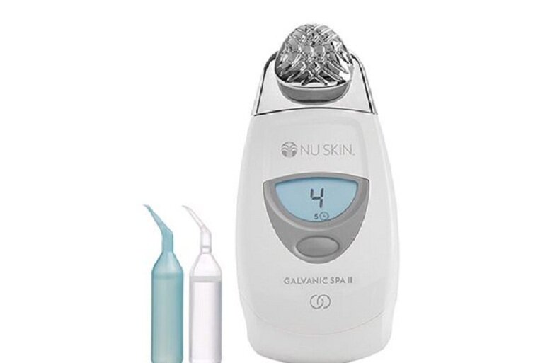 Giá thành của máy massage mặt Nu Skin khá cao