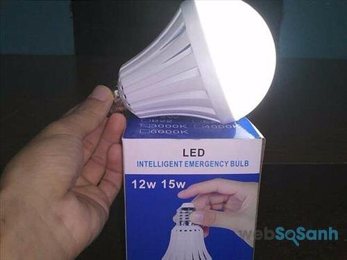 Bóng đèn led tích điện thông minh