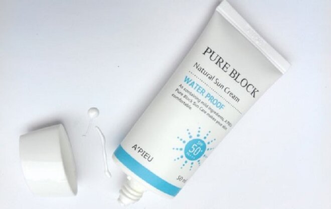 kem chống nắng A'pieu Pure Block Natural Daily Sun Cream SPF45/PA+++ 