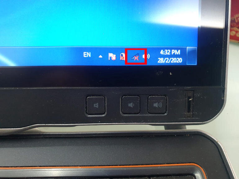 Laptop không kết nối được wifi có dấu X màu đỏ