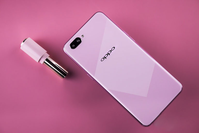Điện thoại Oppo A5 chính thức ra mắt - Trang bị camera kép và màn hình tai thỏ