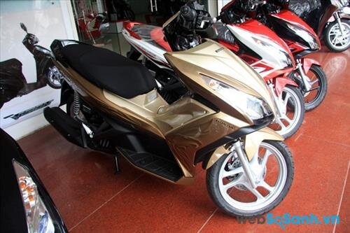 Hàng loạt Honda Air Blade 2014 tăng giá khi những hình ảnh Honda Air Blade 2015 xuất hiện