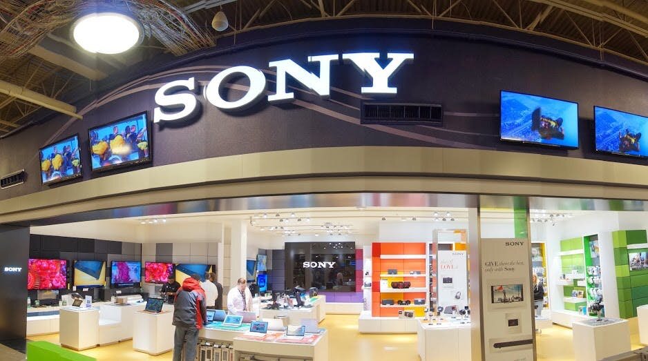 Để mua máy ảnh Sony chính hãng bạn có thể ghé các Sony Center trên cả nước