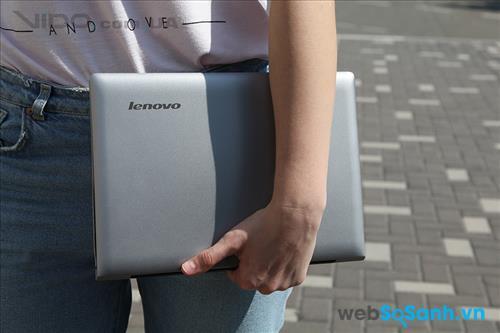 Lenovo S21e có thiết kế nhỏ gọn, năng động