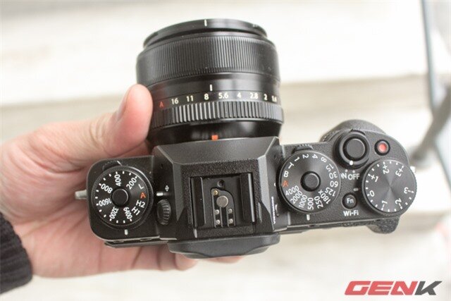 Hệ thống vòng điều chỉnh tay trên X-T1 được đánh giá cao. Người dùng chuyên nghiệp gần như không cần thao tác cài đặt trong menu.