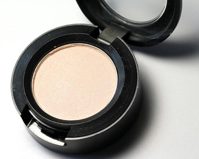 Phấn mắt Mac Eye Shadow – Vanilla Velvet