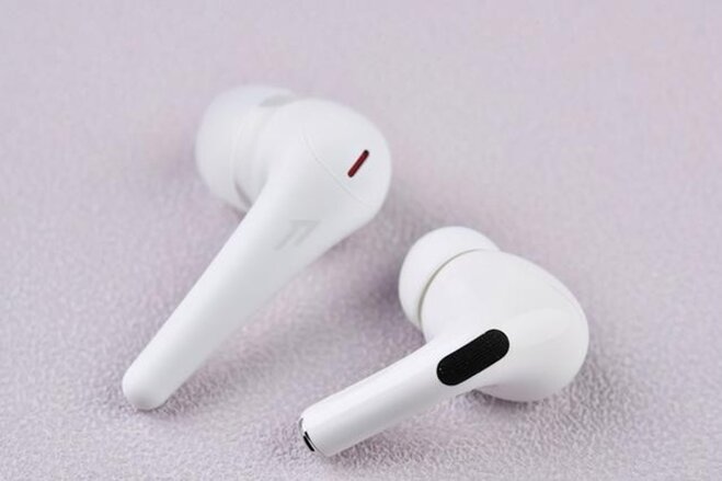 so sánh 1more comfobuds pro và airpods pro