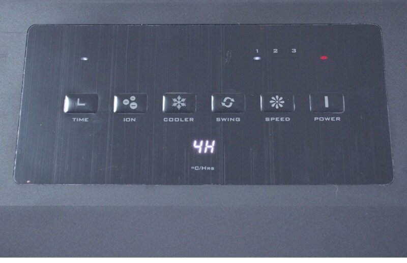 Boss S106 giảm giá còn 3,2 triệu đồng, quạt điều hòa làm mát phòng 35m2, vận hành êm ái