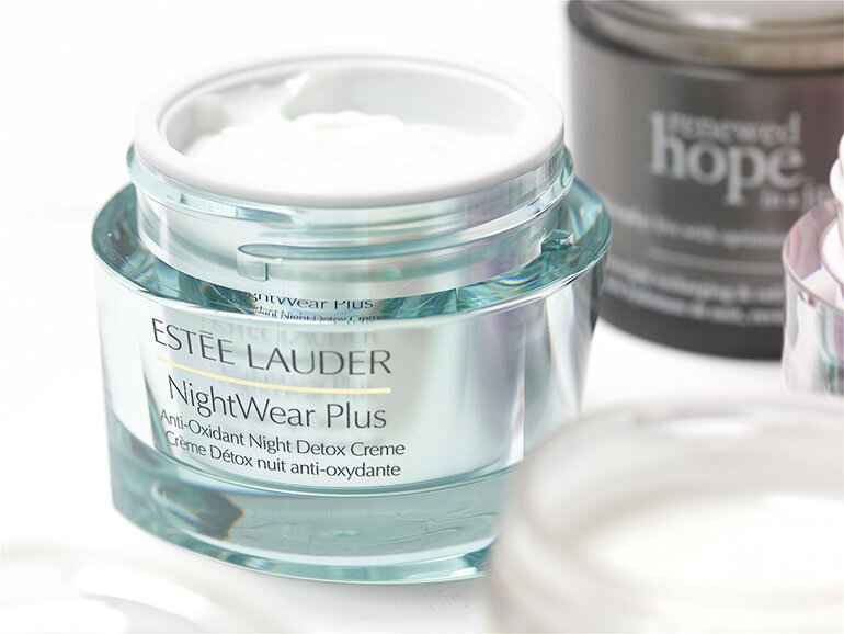 Kem dưỡng ẩm cho da Estée Lauder’s ngăn ngừa lão hoá và hình thành các vết nám trên da