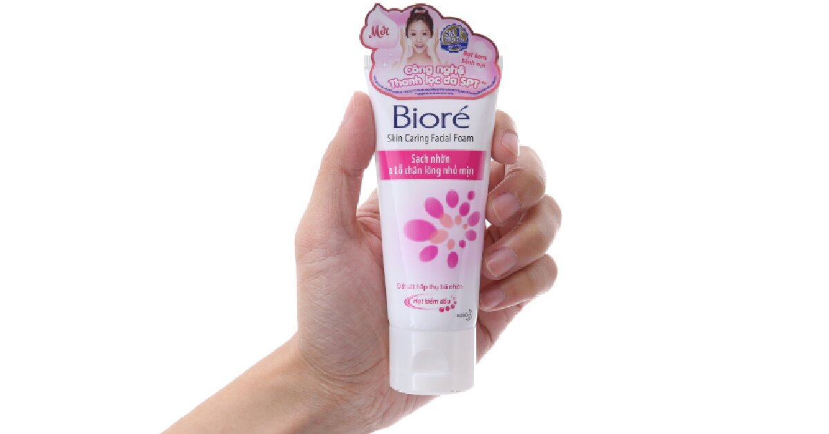 Review sữa rửa mặt Biore Skin Care Facial Foam có hạt: sạch nhờn, se khít lỗ chân lông mà da không ăn nắng