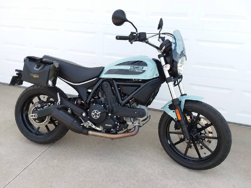 Ducati Scrambler Sixty2 phù hợp với những bạn gái mới tập tành làm quen chơi xe phân khối lớn.