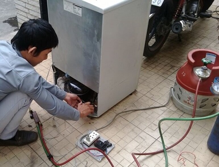 Thay gas tủ lạnh LG GN-b422WB