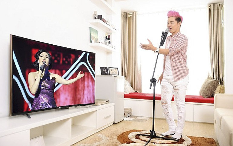 Hát karaoke thật đơn giản trên smart tivi - Bạn đã thử chưa ?