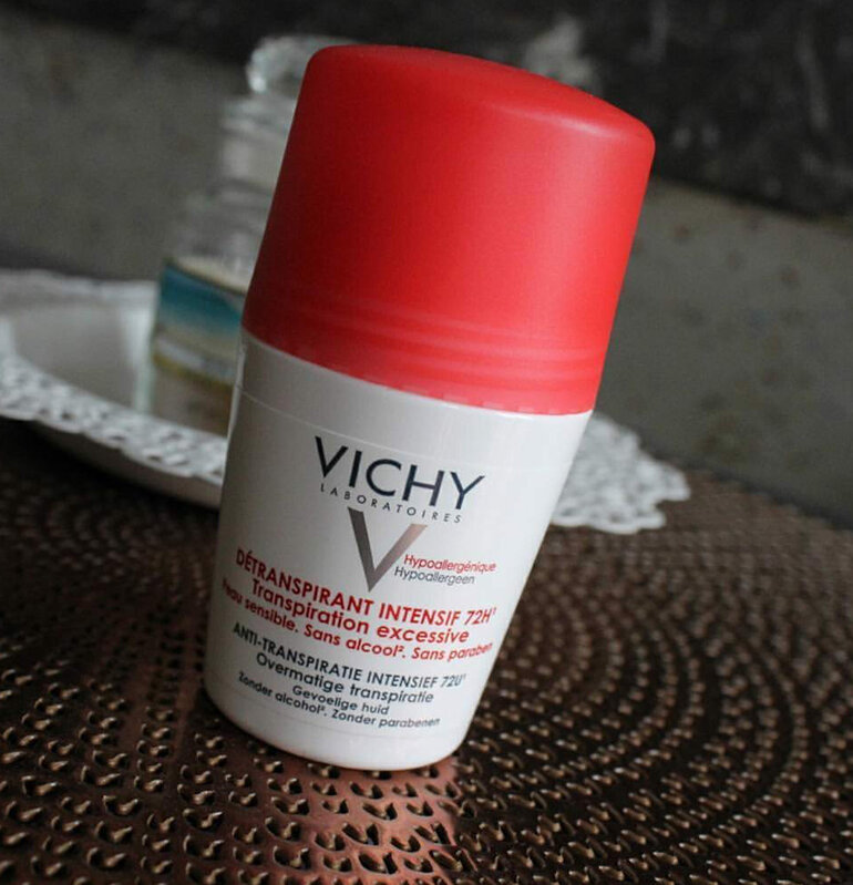 Lăn khử mùi Vichy đỏ