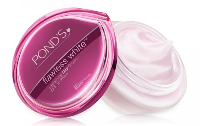 Pond's Flawless White Visible Lightening Tagescreme