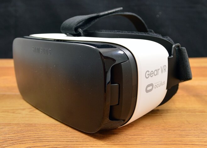 Kính thực tế ảo Samsung Gear VR