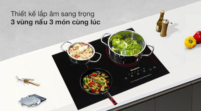 Bếp âm Kangaroo KG446i có thiết kế lắp âm sang trọng với 3 vùng nấu 3 món cùng lúc.