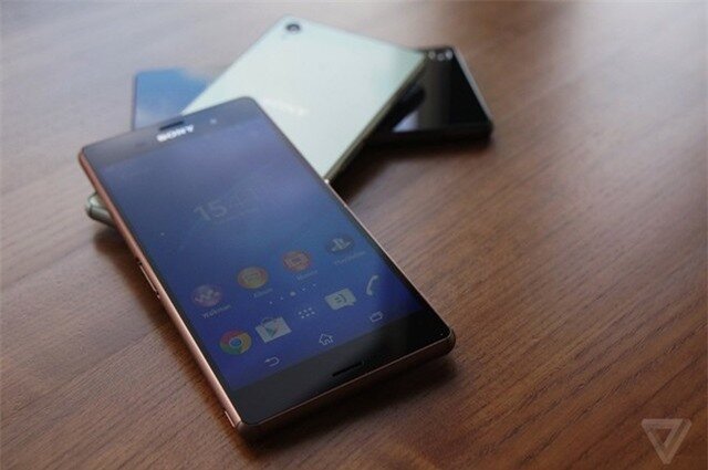 Ảnh thực tế bộ đôi Xperia Z3 và Z3 Compact vừa ra mắt