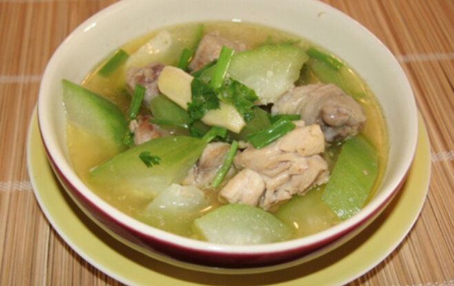 Canh bí đao nấu gà