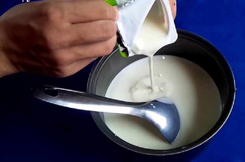 Instructions for making extremely smooth yogurt, no ice chips, combined with delicious fruits