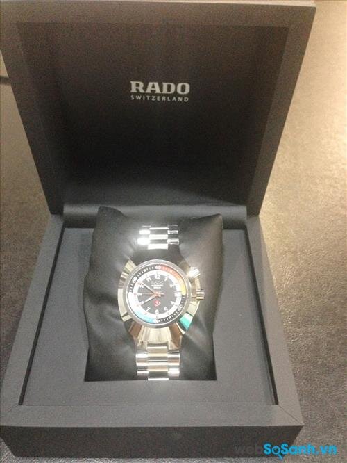 Hộp đựng đồng hồ Rado