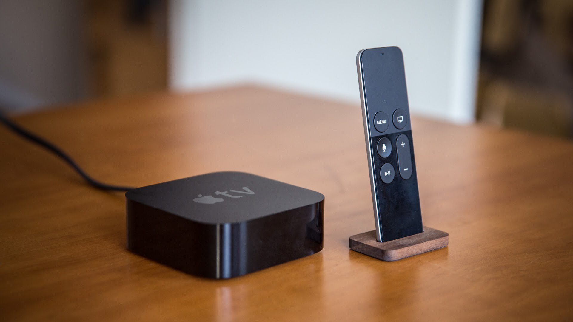 Apple TV giống như một Set-top box giúp bạn truy cập Internet