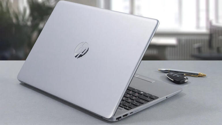 laptop HP 240 G8