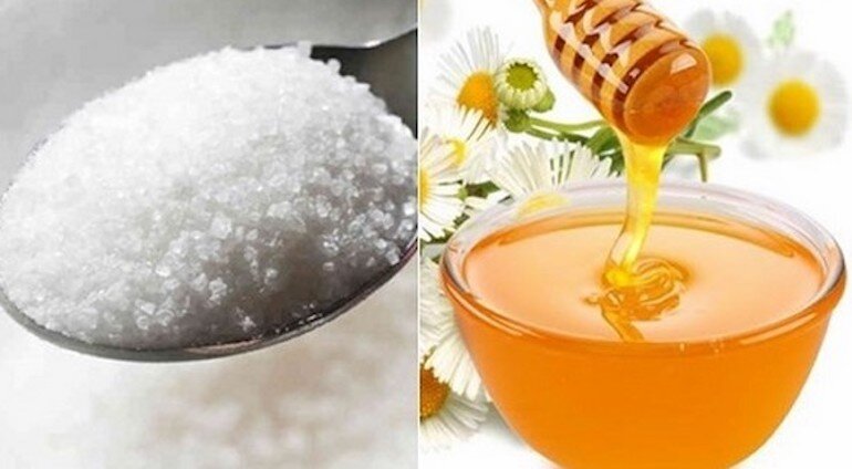 Chỉ với 2 nguyên liệu gồm đường và mật ong là đã tạo ra hỗn hợp tẩy da chết cho da mặt