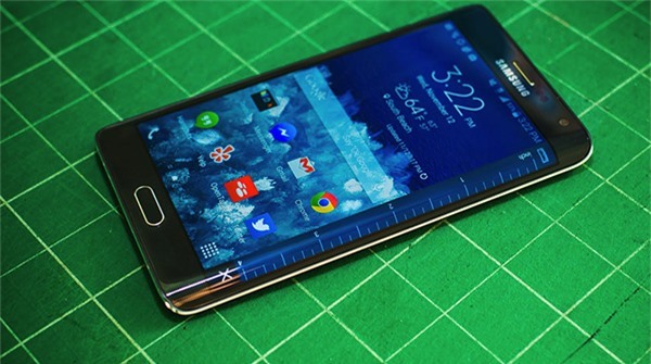 Màn hình cong trên Galaxy Note Edge mang lại lợi ích gì?