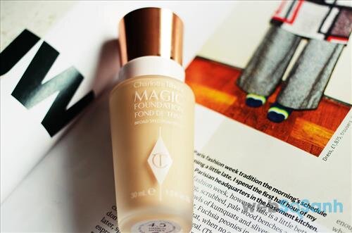 Kem nền Charlotte Tilbury Light Wonder Foundation